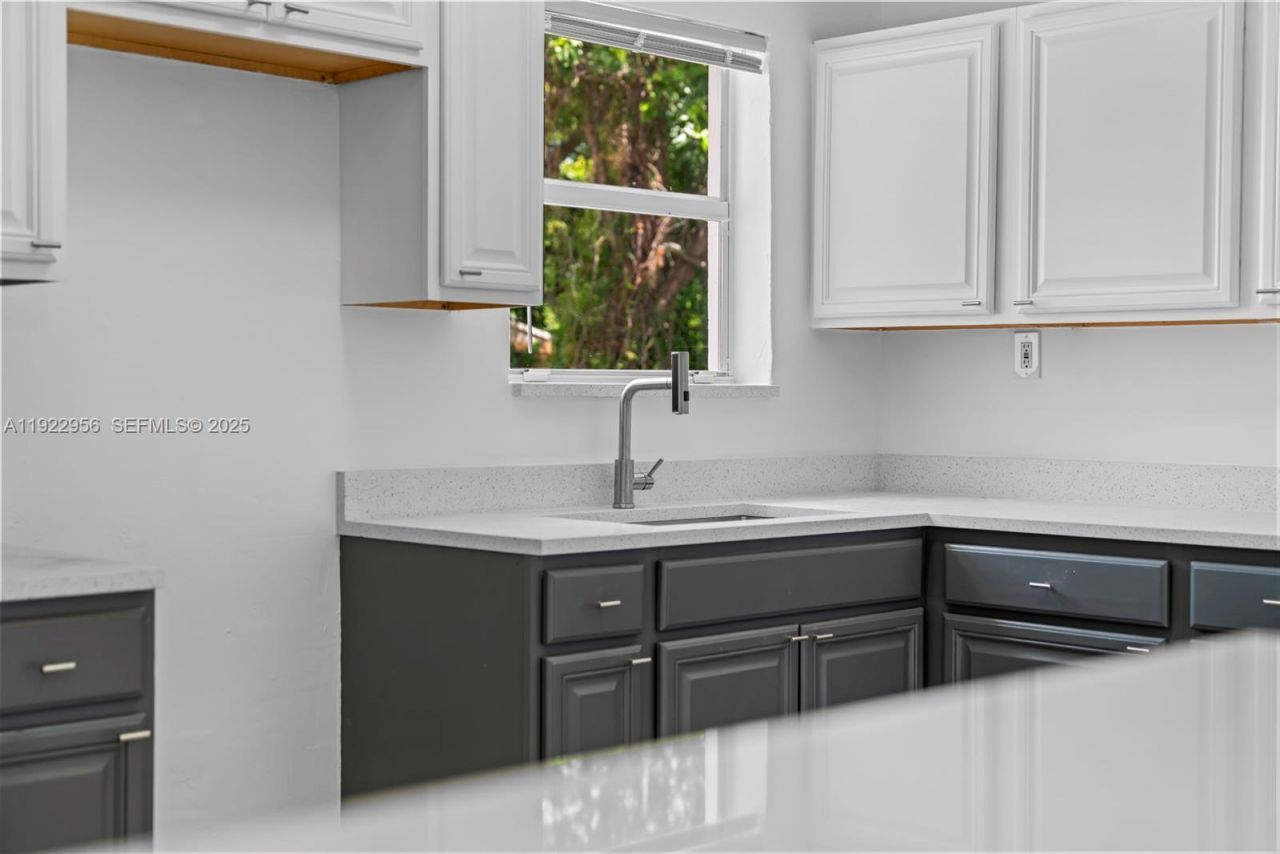 1631 NW 12th Ct, Fort Lauderdale, FL 33311 Photo