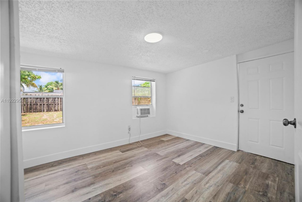 1631 NW 12th Ct, Fort Lauderdale, FL 33311 Photo