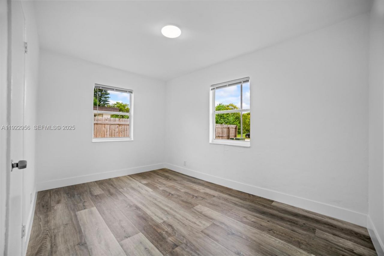 1631 NW 12th Ct, Fort Lauderdale, FL 33311 Photo