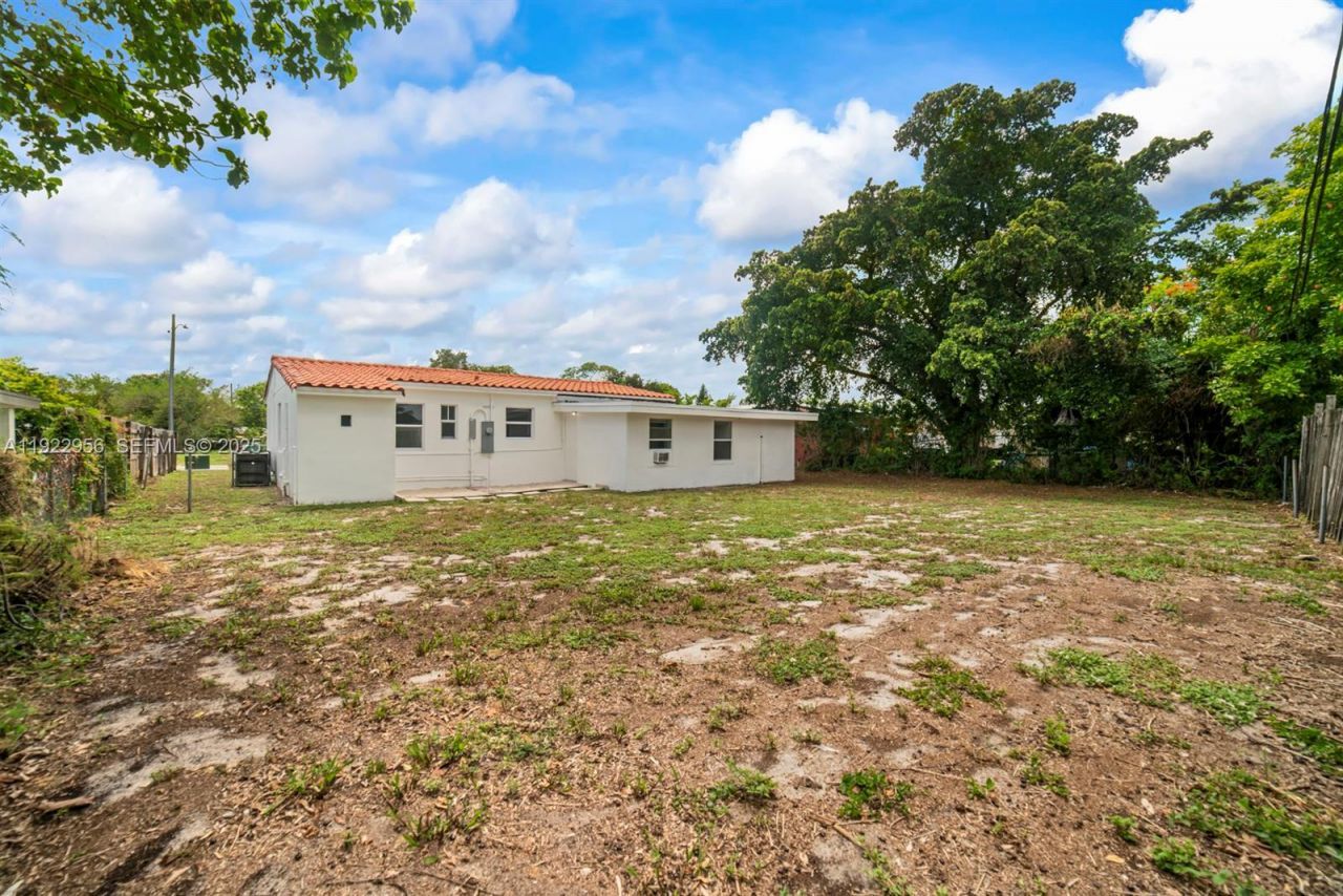 1631 NW 12th Ct, Fort Lauderdale, FL 33311 Photo