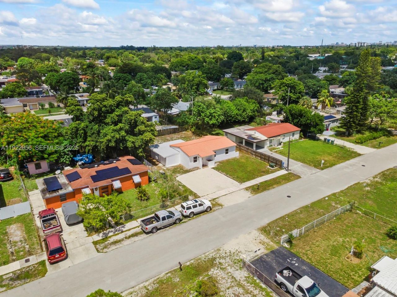 1631 NW 12th Ct, Fort Lauderdale, FL 33311 Photo