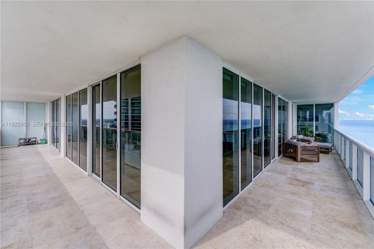 1830 S Ocean Dr, Unit 3002, Hallandale Beach, FL 33009 Photo