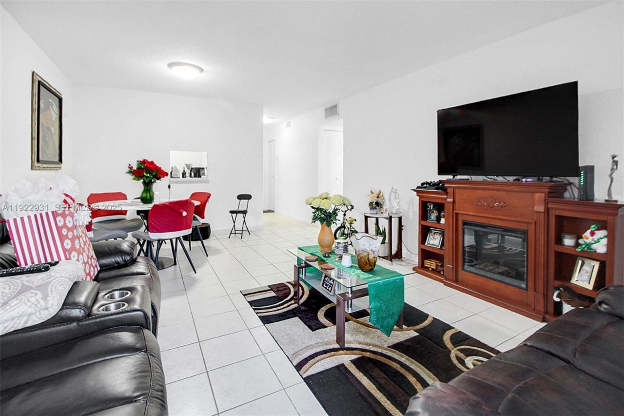 7700 Camino Real, Unit D-101, Miami, FL 33143 Photo