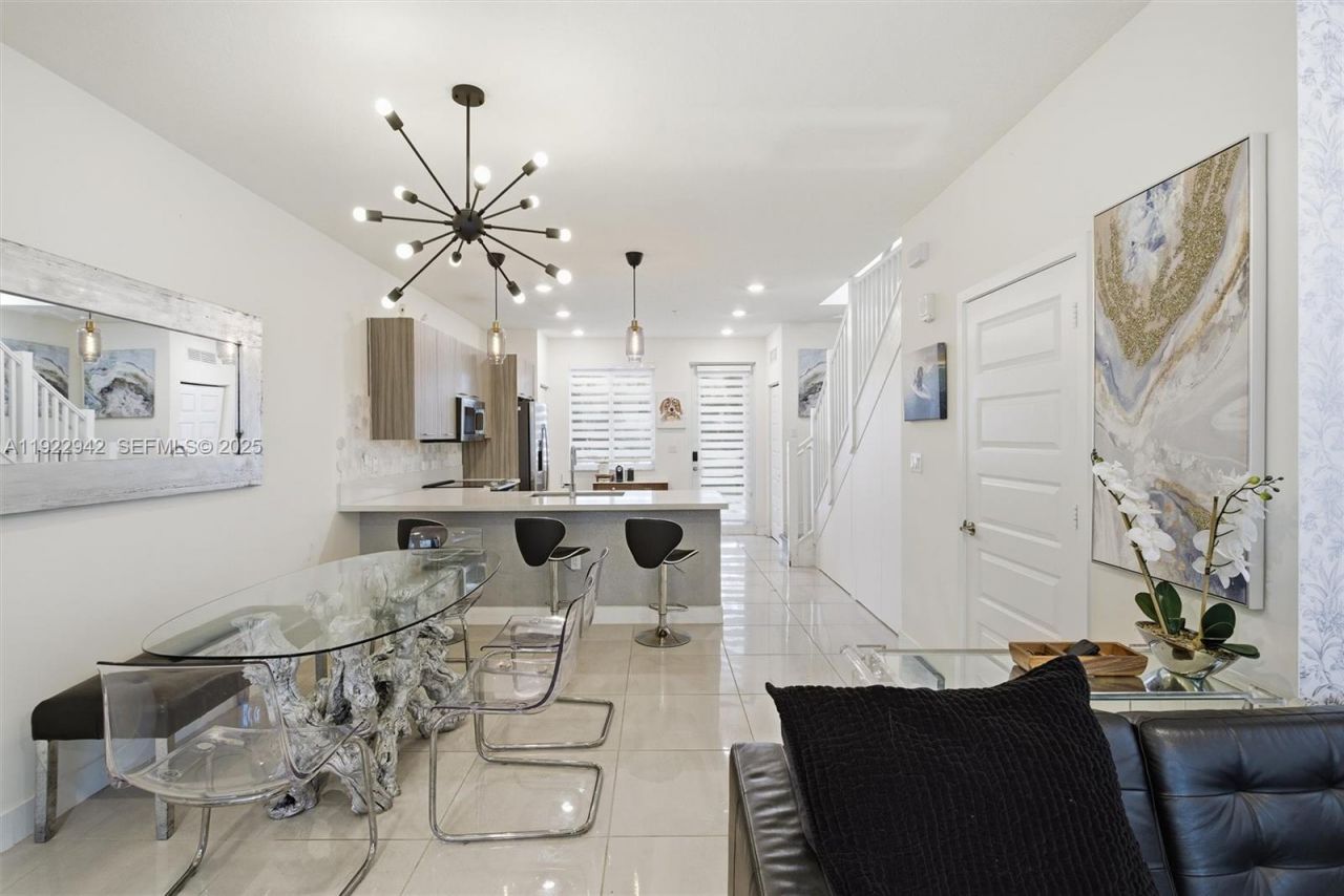 6420 NW 102nd Path, Unit 110, Doral, FL 33178 Photo