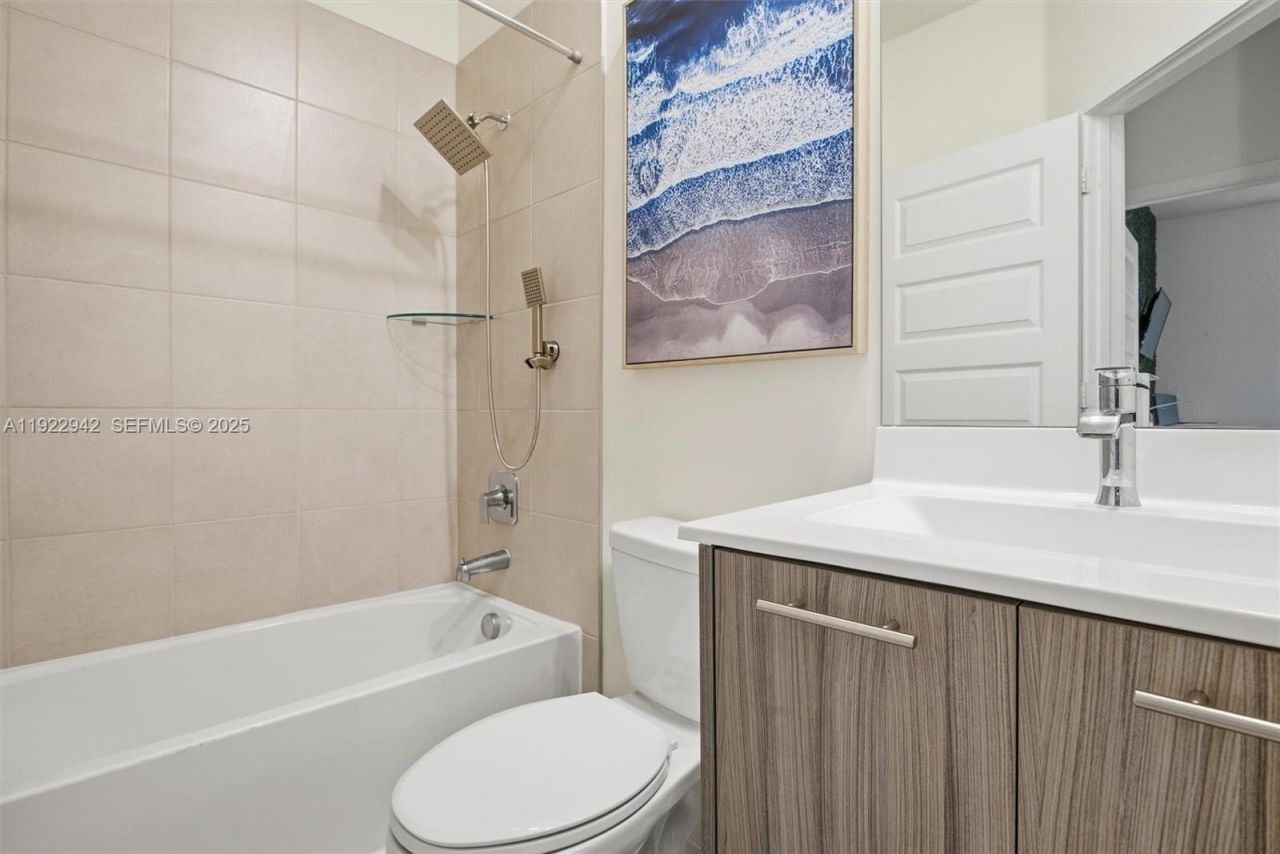 6420 NW 102nd Path, Unit 110, Doral, FL 33178 Photo