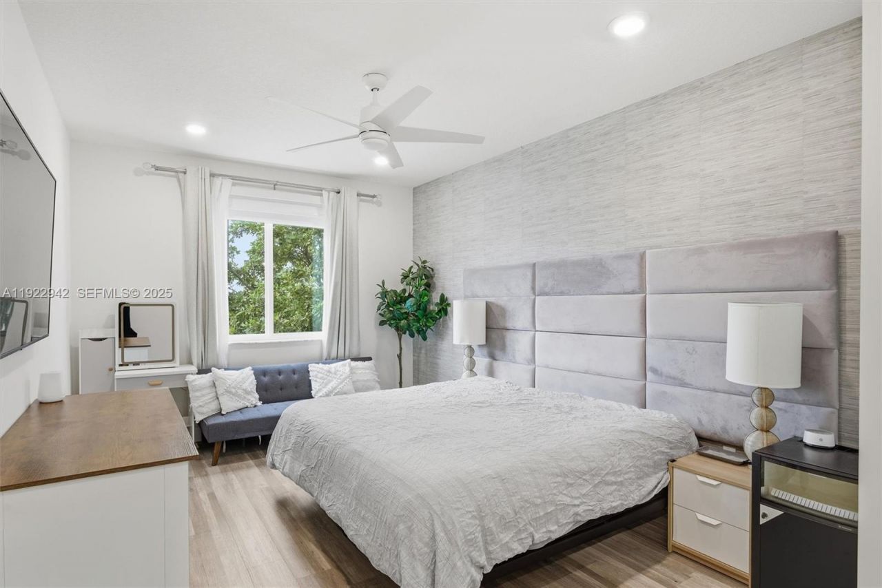 6420 NW 102nd Path, Unit 110, Doral, FL 33178 Photo