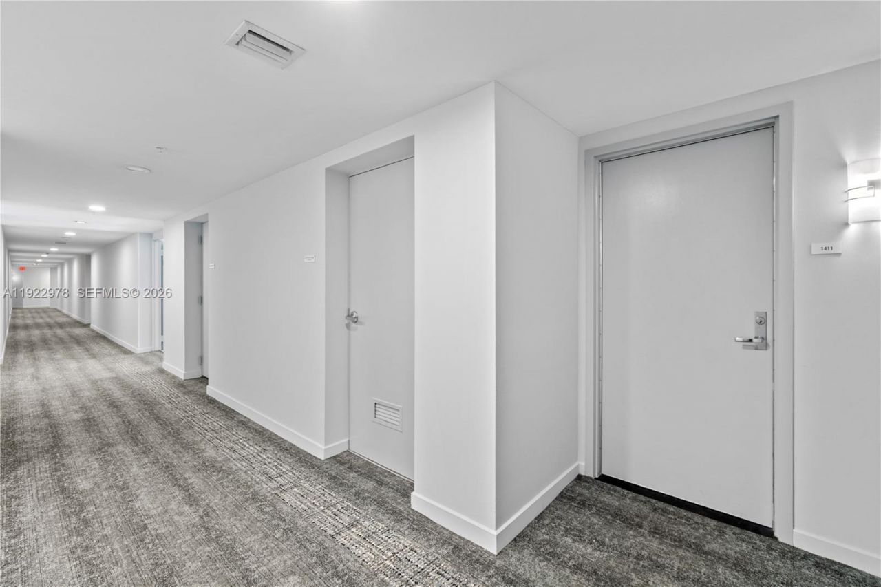 300 S Biscayne Blvd, Unit T-1411, Miami, FL 33131 Photo