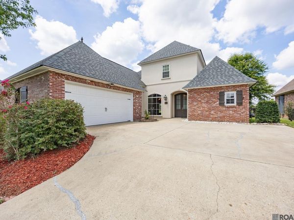 2887 Muirfield Dr, Zachary, LA 70791