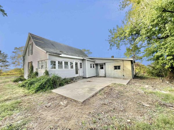 10170 W 565 S, Owensville, IN 47665