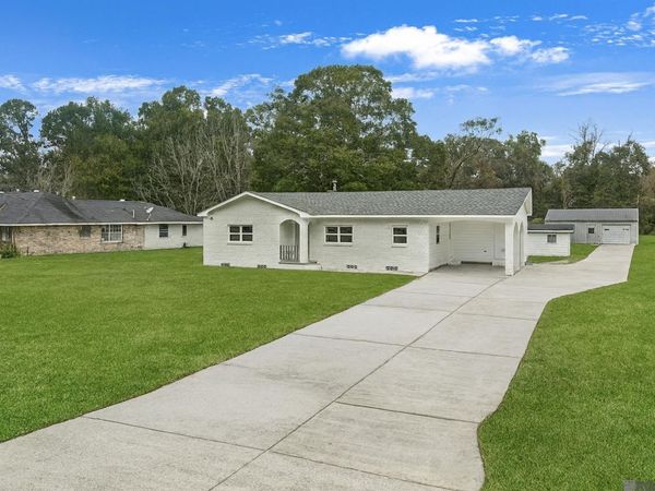 16035 Alford Dr, Greenwell Springs, LA 70739