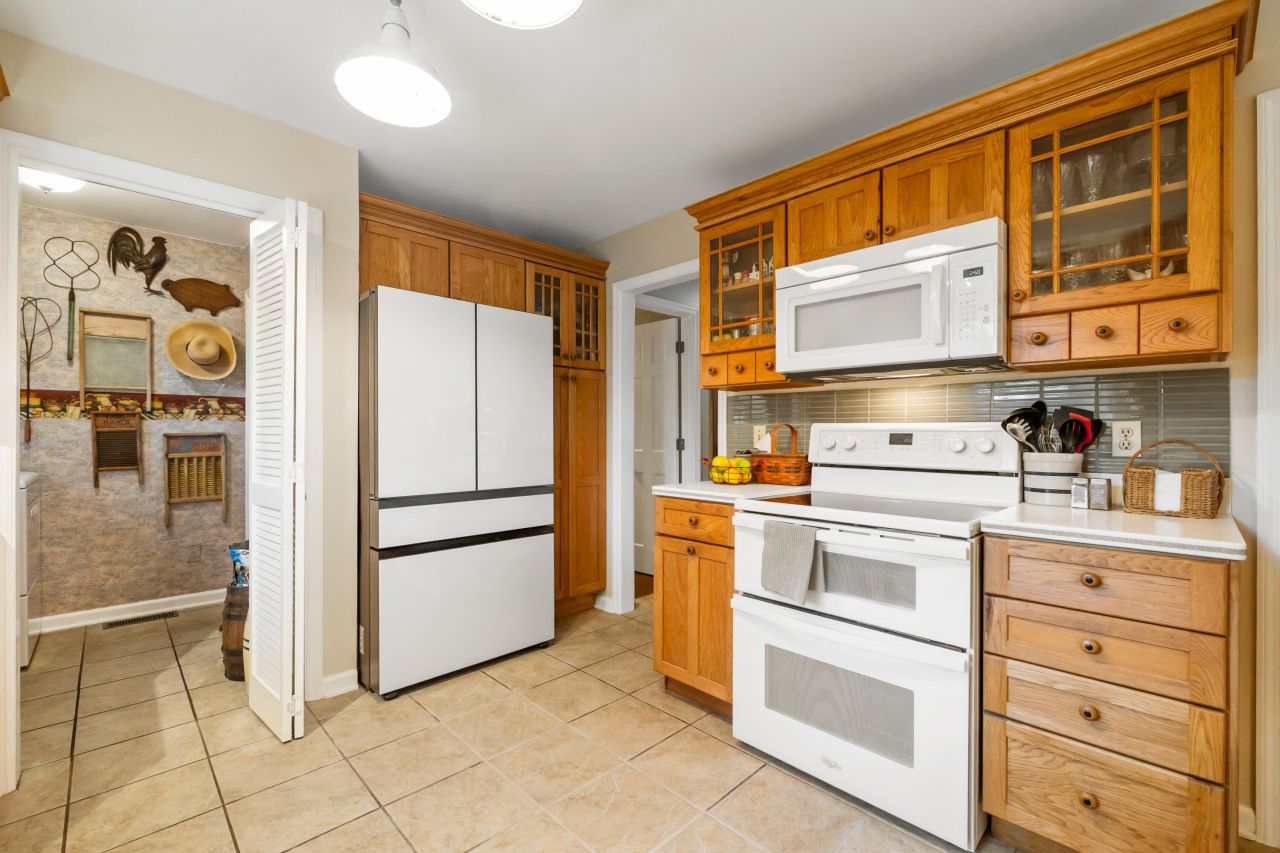 16 N Basilica Avenue Photo 11