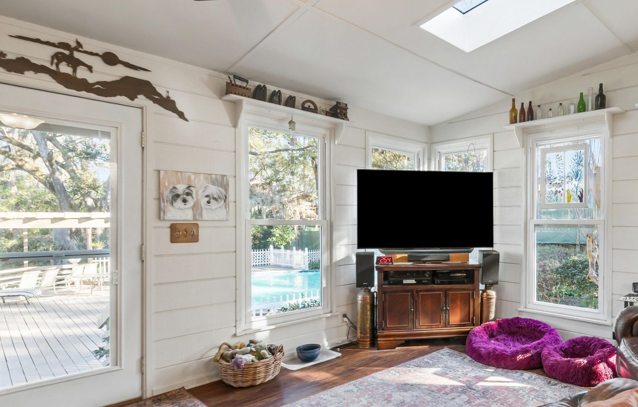 16 N Basilica Avenue Photo 15