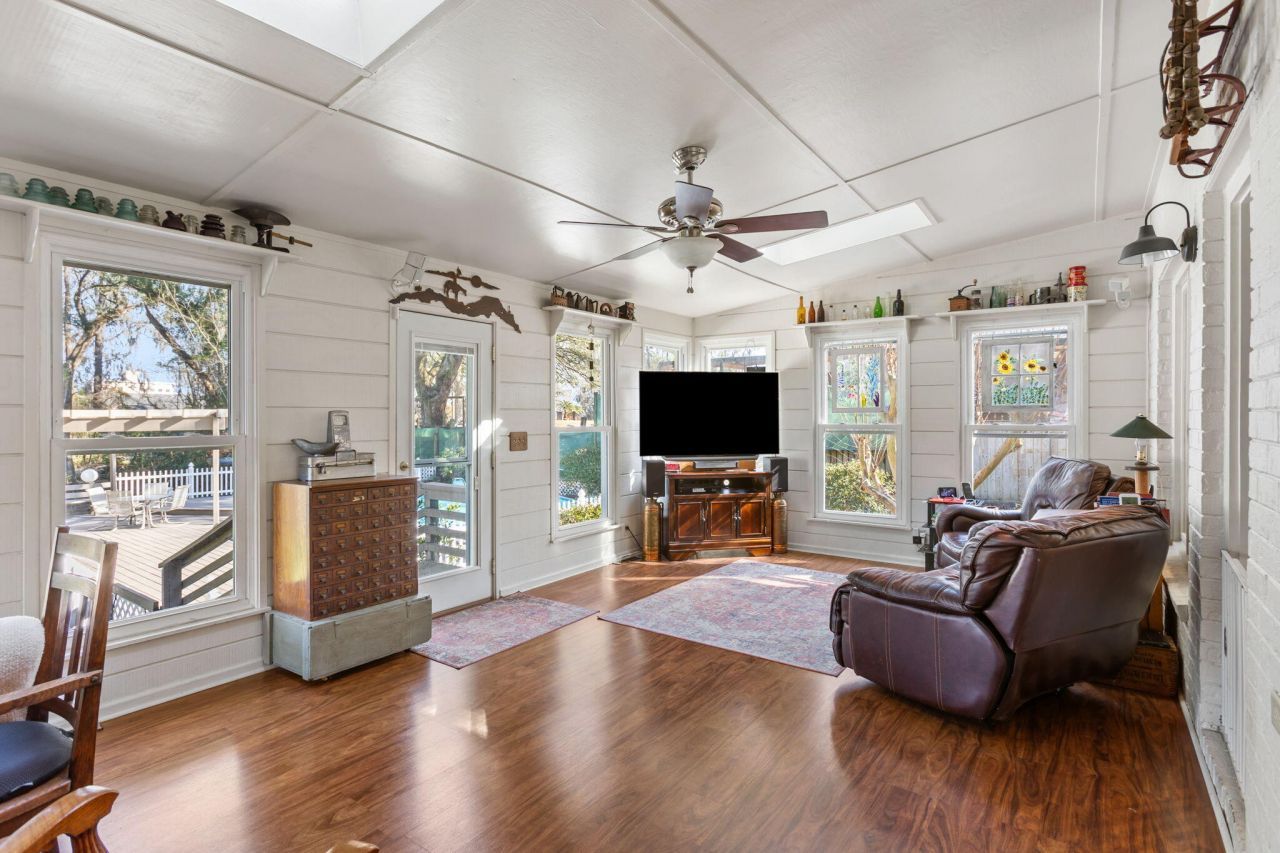 16 N Basilica Avenue Photo 16