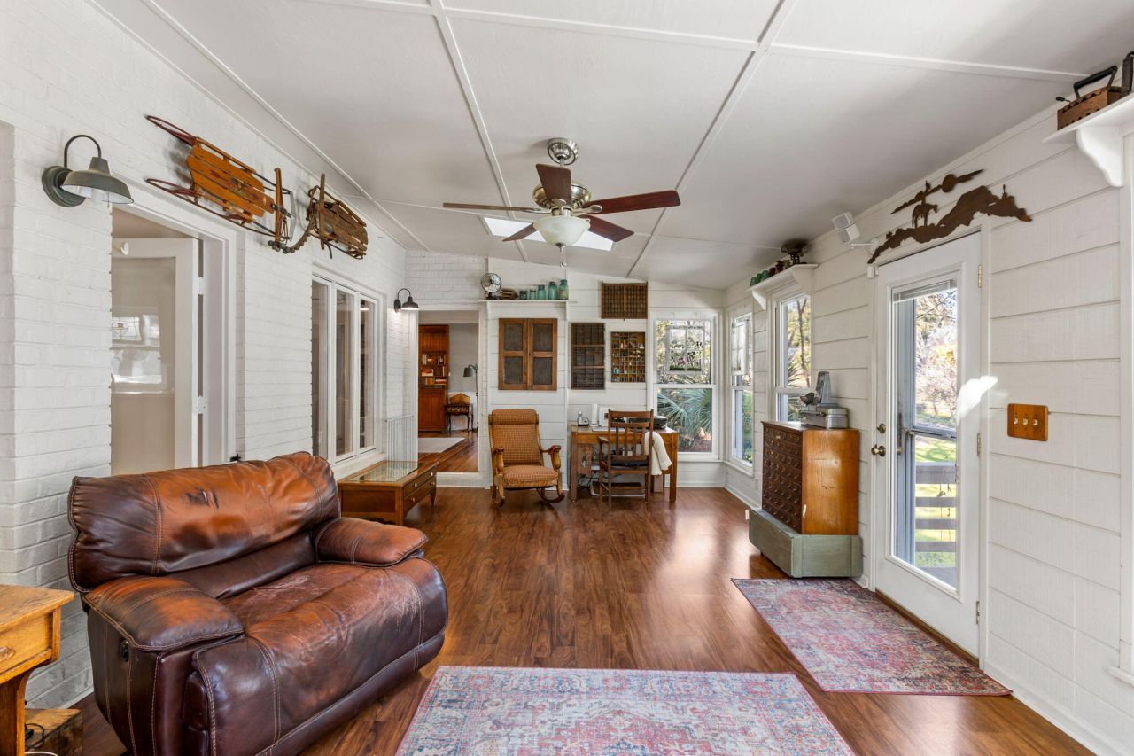 16 N Basilica Avenue Photo 17