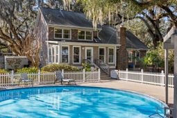 16 N Basilica Avenue photo 4