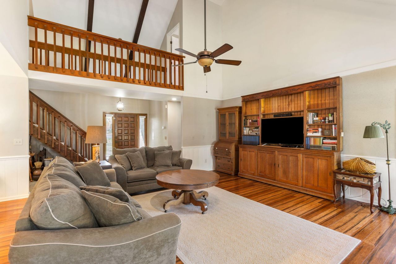 16 N Basilica Avenue Photo 20