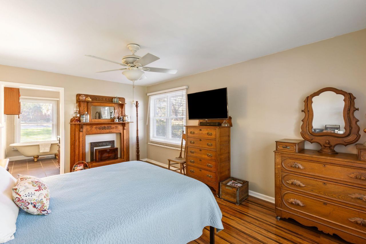 16 N Basilica Avenue Photo 27