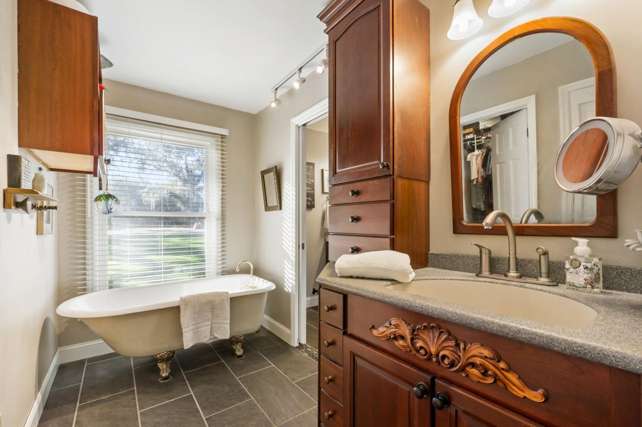 16 N Basilica Avenue Photo 28