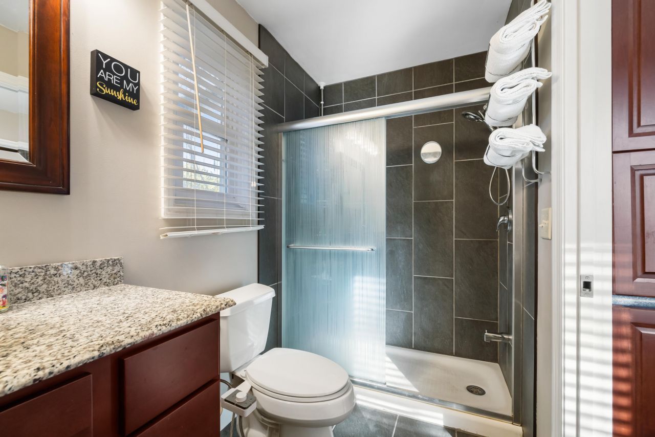 16 N Basilica Avenue Photo 33