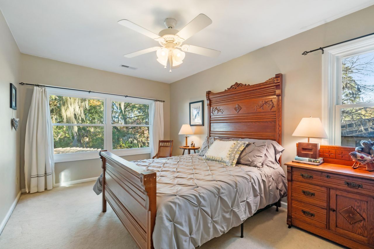 16 N Basilica Avenue Photo 35