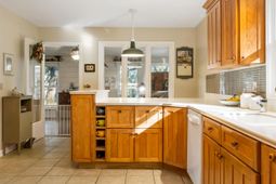 16 N Basilica Avenue photo 4