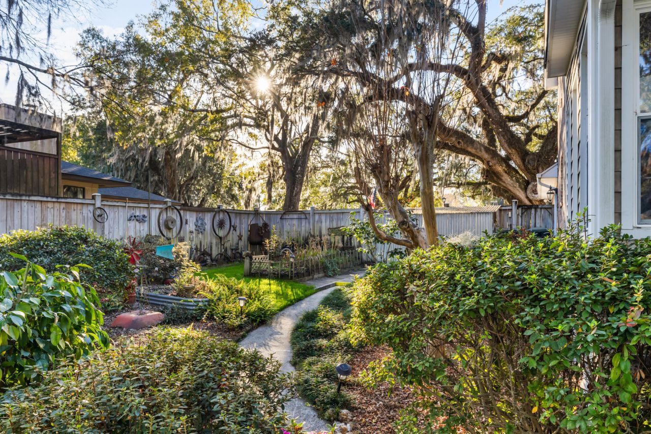 16 N Basilica Avenue Photo 51