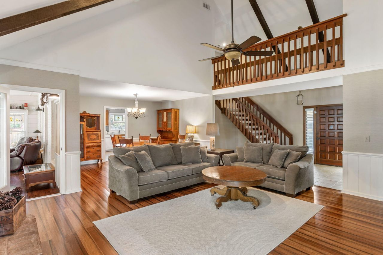 16 N Basilica Avenue Photo 6