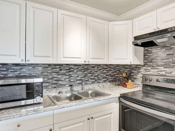 118 Sheffield E, West Palm Beach, FL 33417