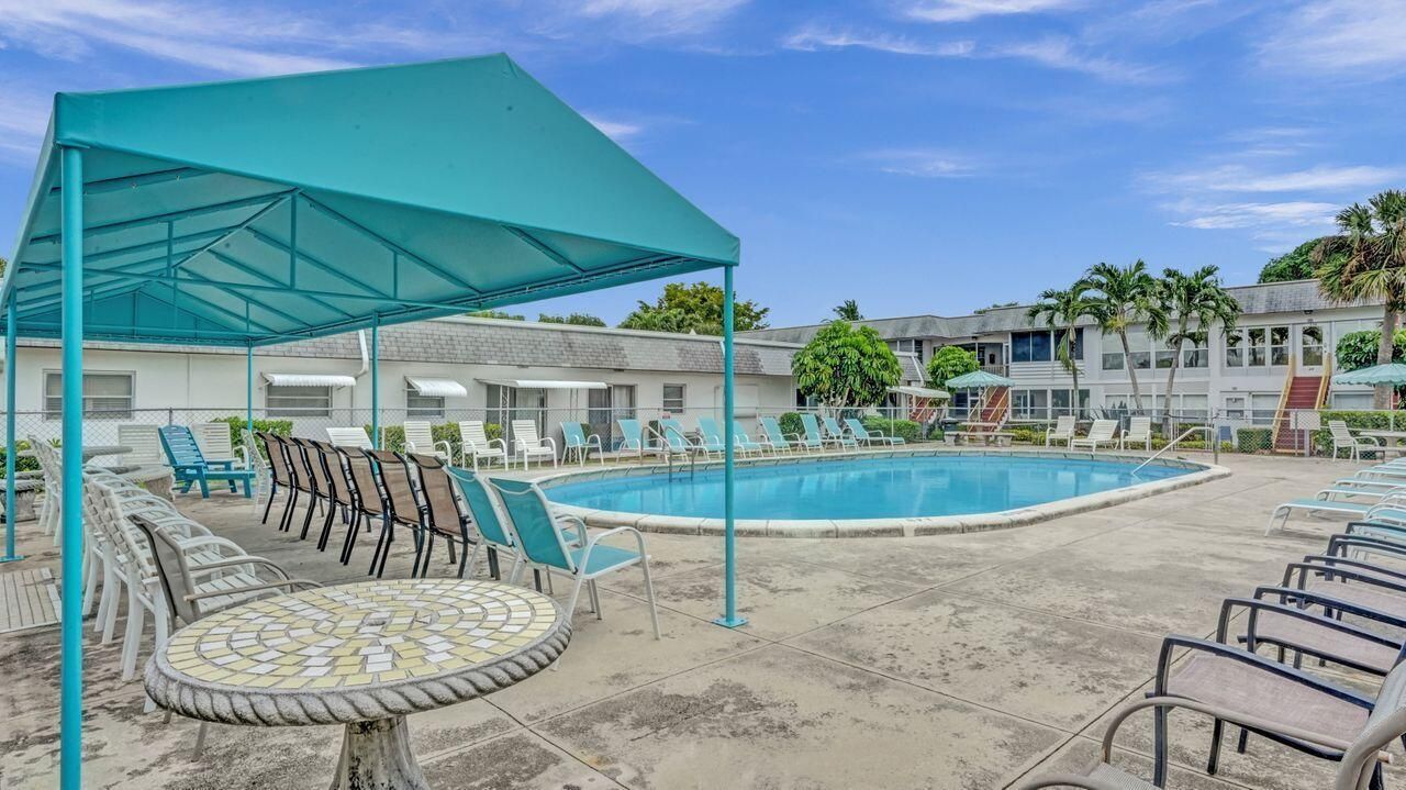 118 Sheffield E, West Palm Beach, FL 33417 Photo
