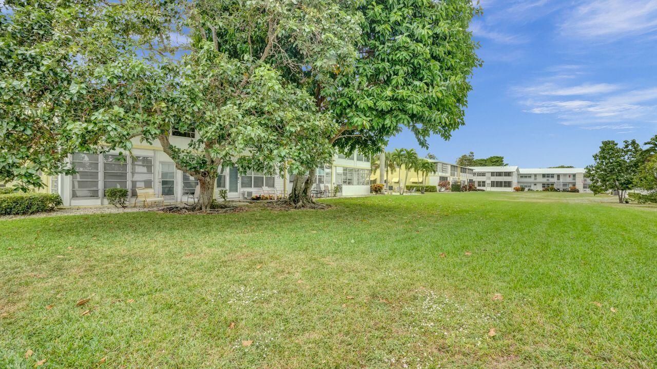 118 Sheffield E, West Palm Beach, FL 33417 Photo