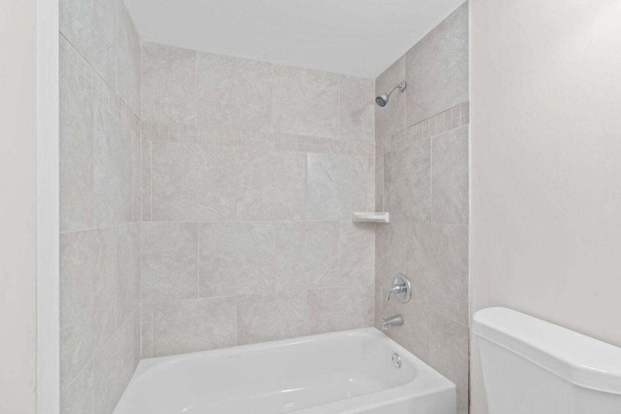 118 Sheffield E, West Palm Beach, FL 33417 Photo