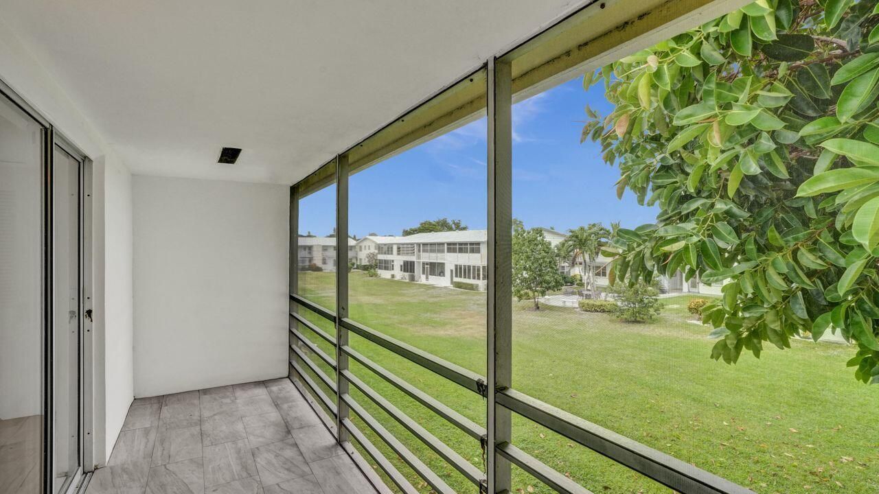 118 Sheffield E, West Palm Beach, FL 33417 Photo