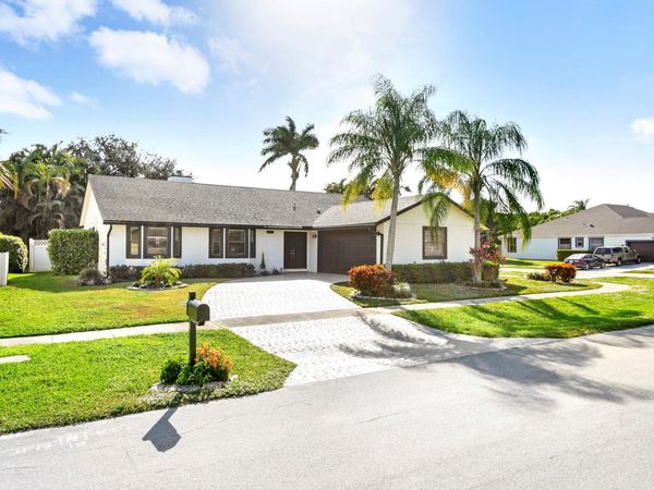 1855 Primrose Lane, Wellington, FL 33414