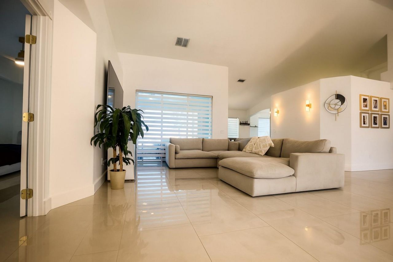 6960 NW Denargo St, Port Saint Lucie, FL 34983 Photo