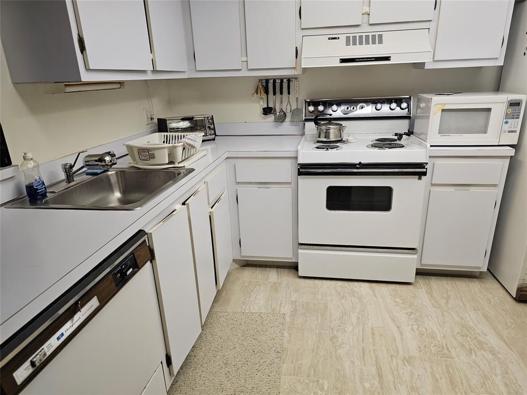 5570 NW 44th Street, Unit 405A, Lauderhill, FL 33319 Photo