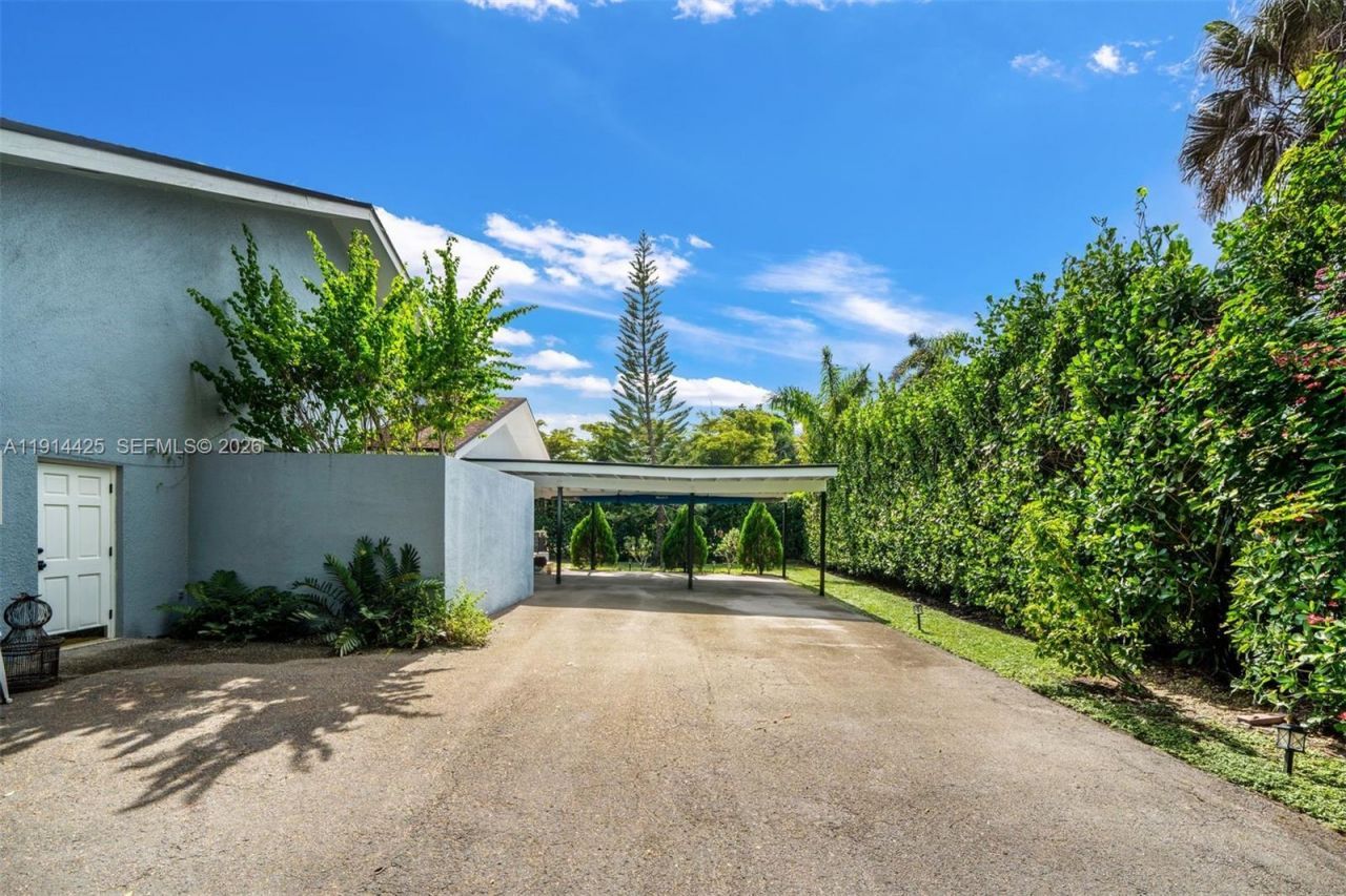 10645 SW 89th Ct, Miami, FL 33176 Photo