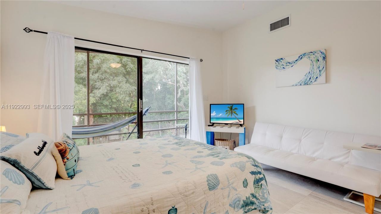 137 Pacific Ave, Tavernier, FL 33070 Photo