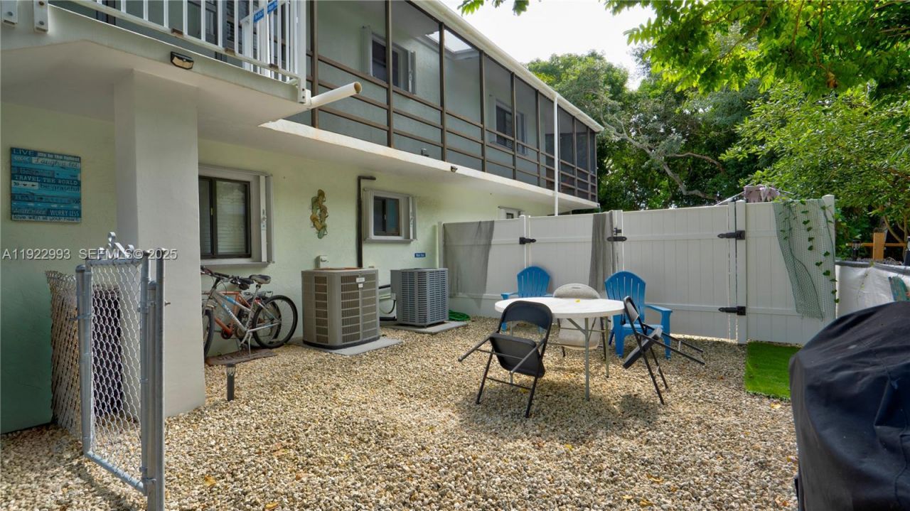 137 Pacific Ave, Tavernier, FL 33070 Photo