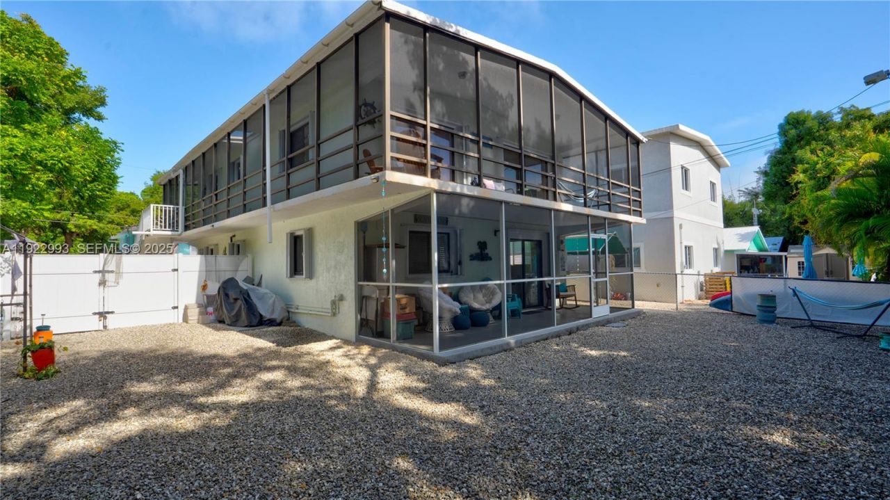 137 Pacific Ave, Tavernier, FL 33070 Photo