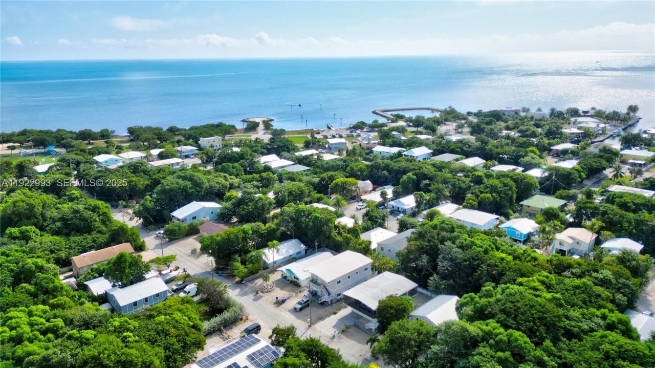 137 Pacific Ave, Tavernier, FL 33070 Photo