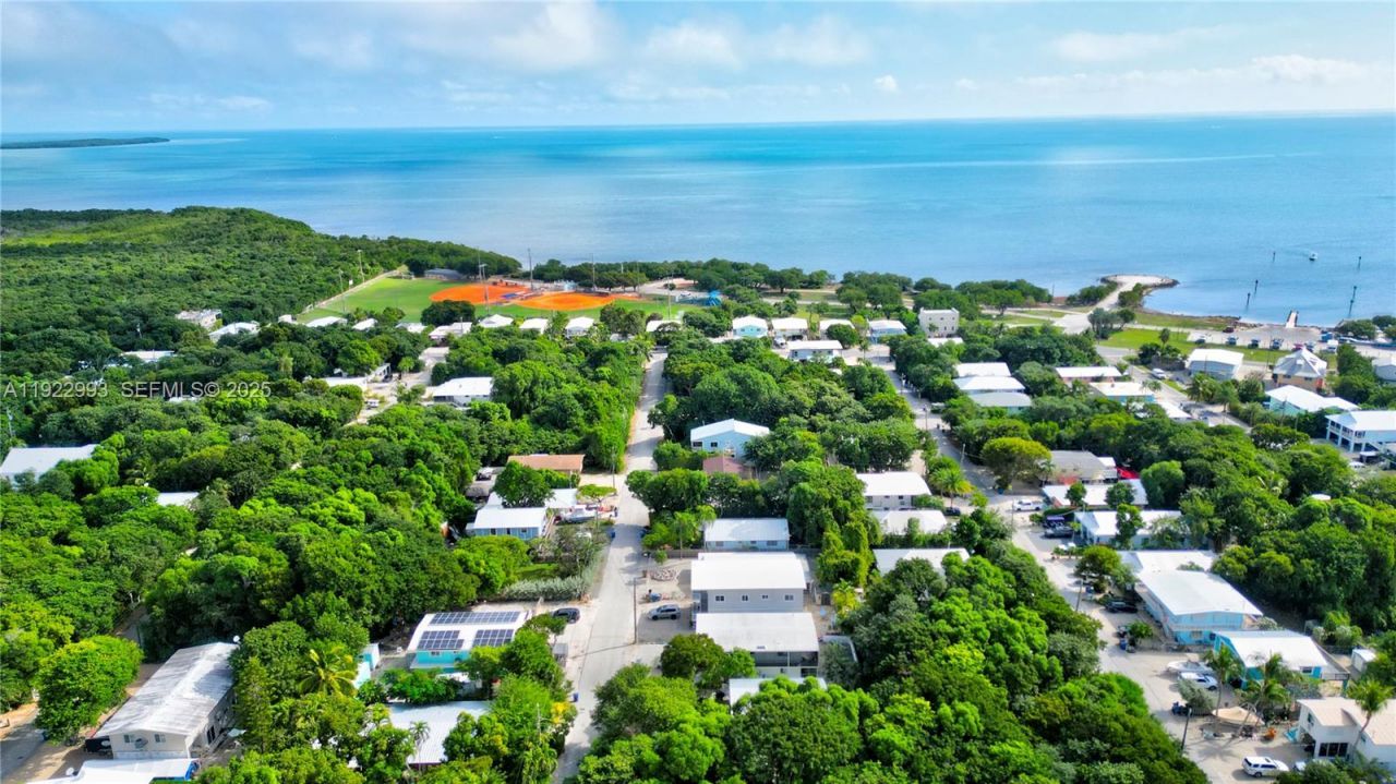 137 Pacific Ave, Tavernier, FL 33070 Photo