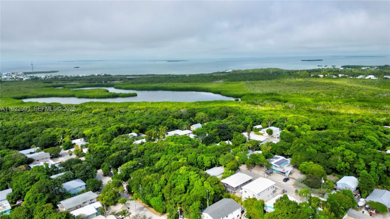 137 Pacific Ave, Tavernier, FL 33070 Photo