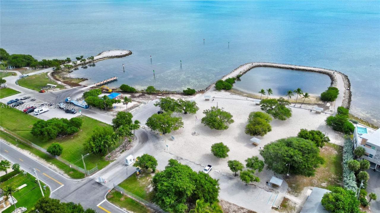 137 Pacific Ave, Tavernier, FL 33070 Photo
