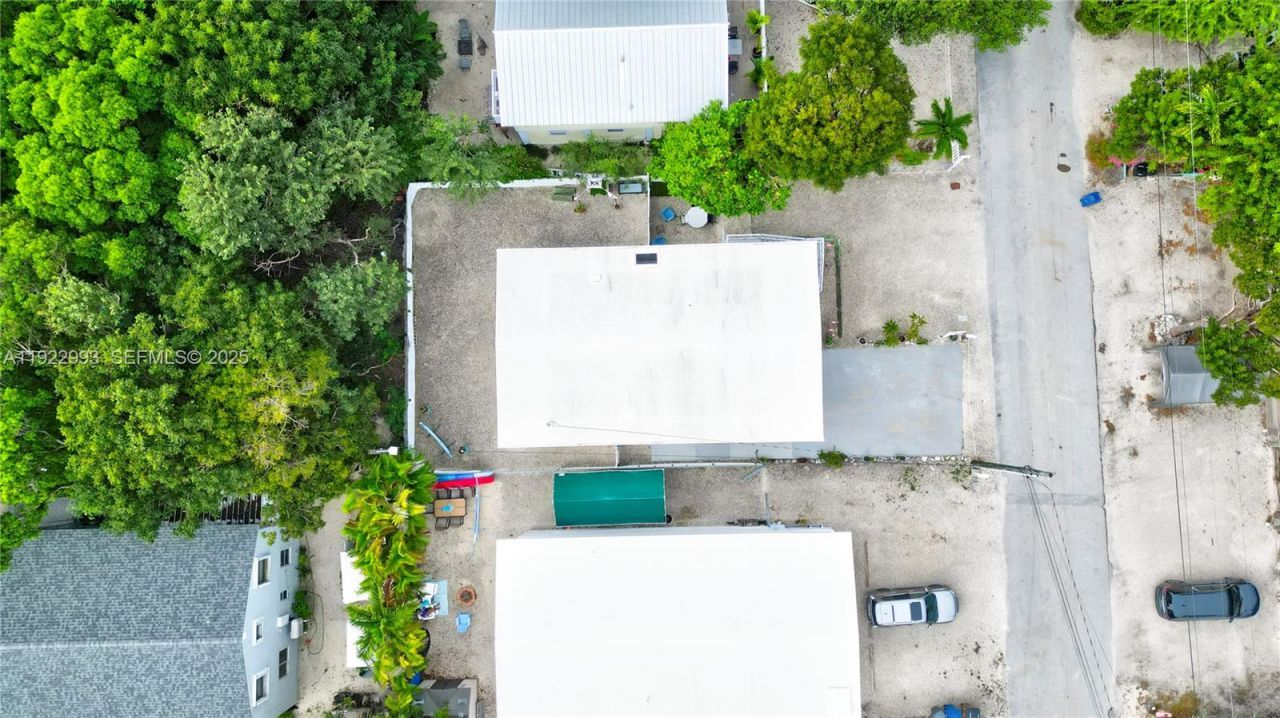 137 Pacific Ave, Tavernier, FL 33070 Photo