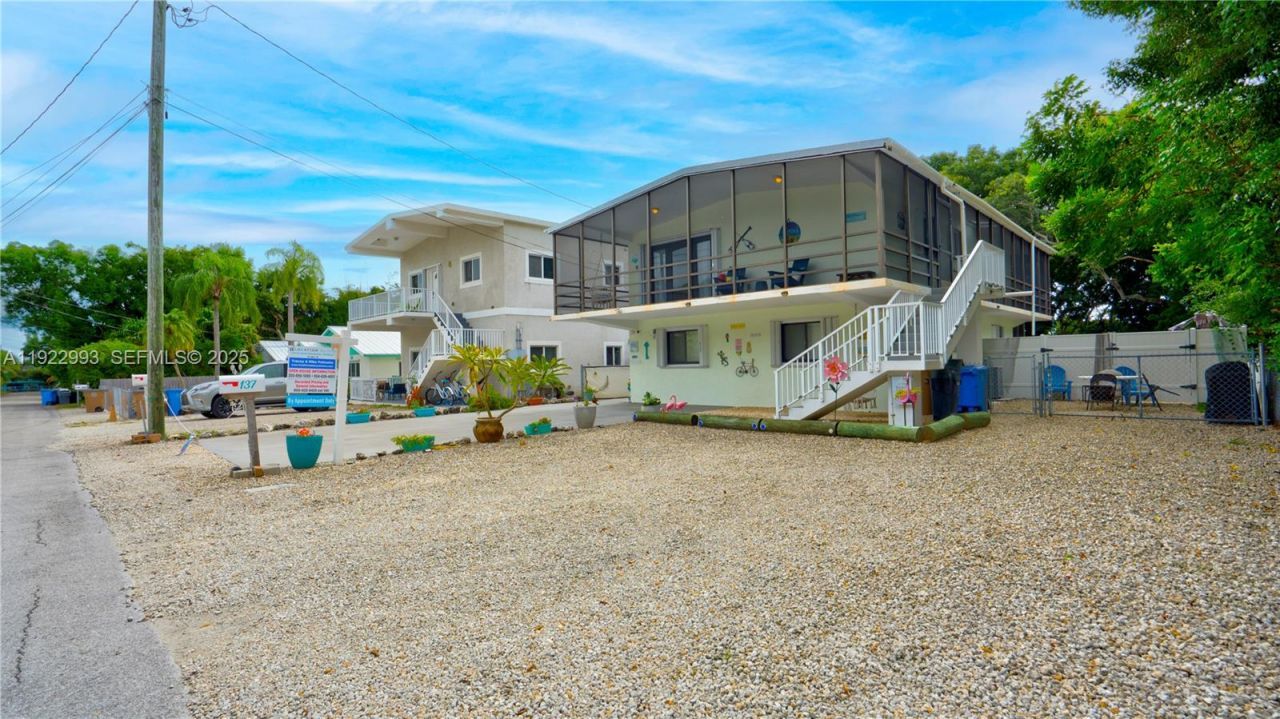 137 Pacific Ave, Tavernier, FL 33070 Photo