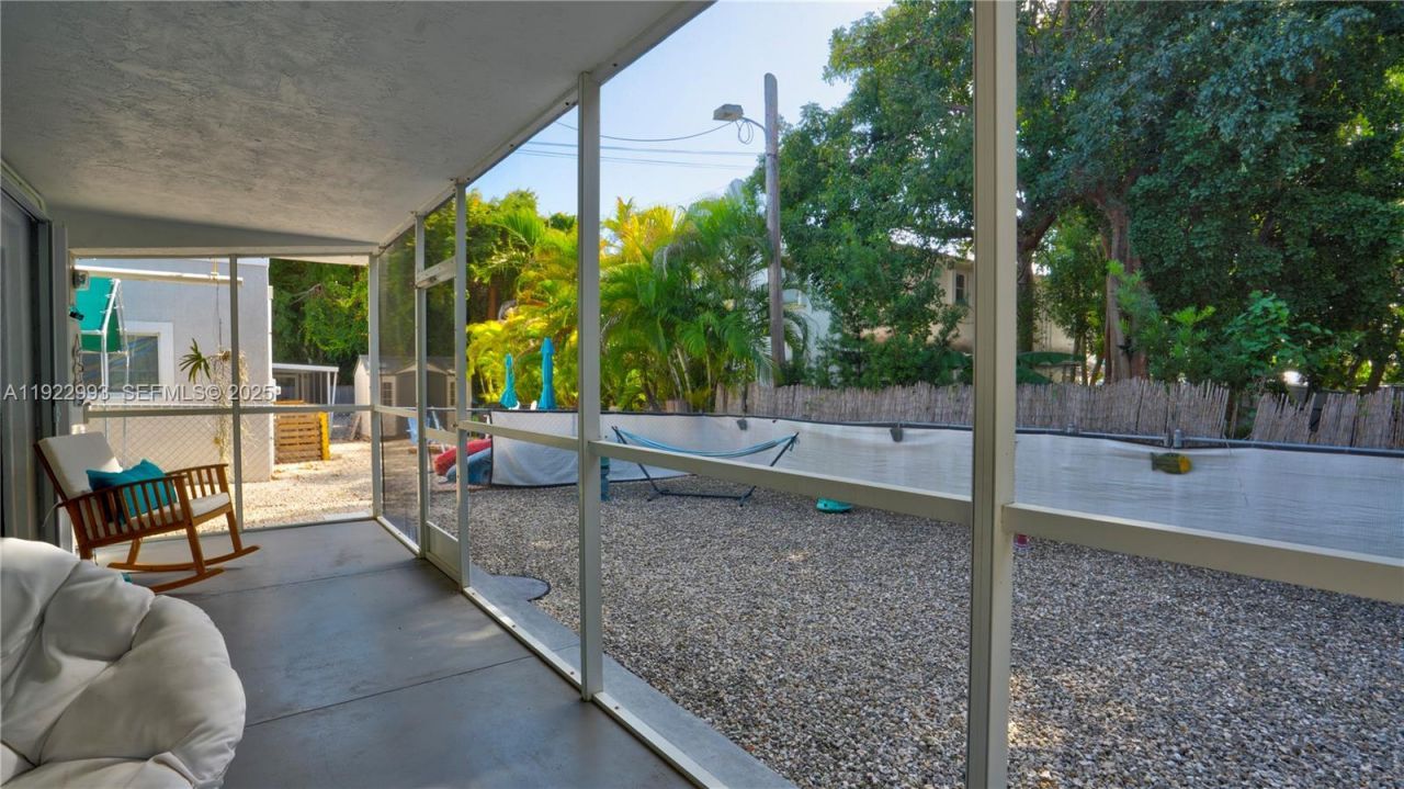 137 Pacific Ave, Tavernier, FL 33070 Photo