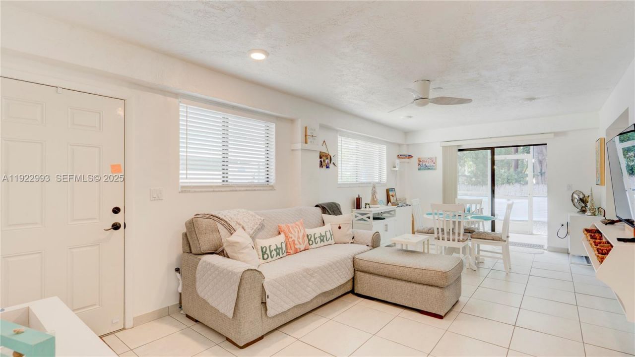 137 Pacific Ave, Tavernier, FL 33070 Photo