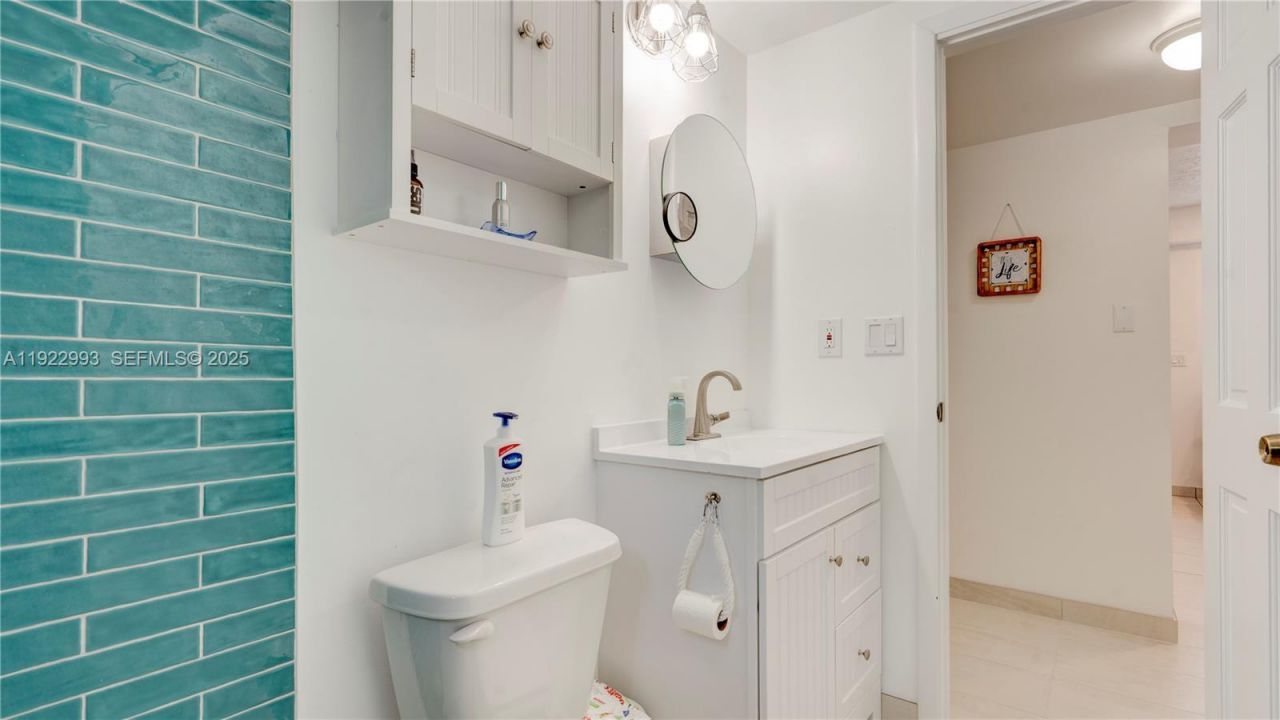 137 Pacific Ave, Tavernier, FL 33070 Photo