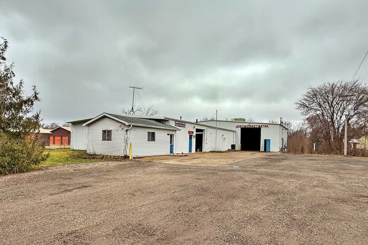 14383 Fulmar Dr, South Beloit, IL 61080