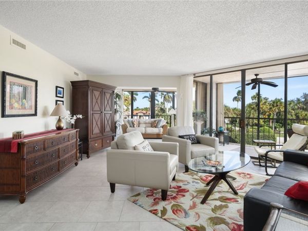 1825 Mooringline Drive, Unit 2-F, Vero Beach, FL 32963